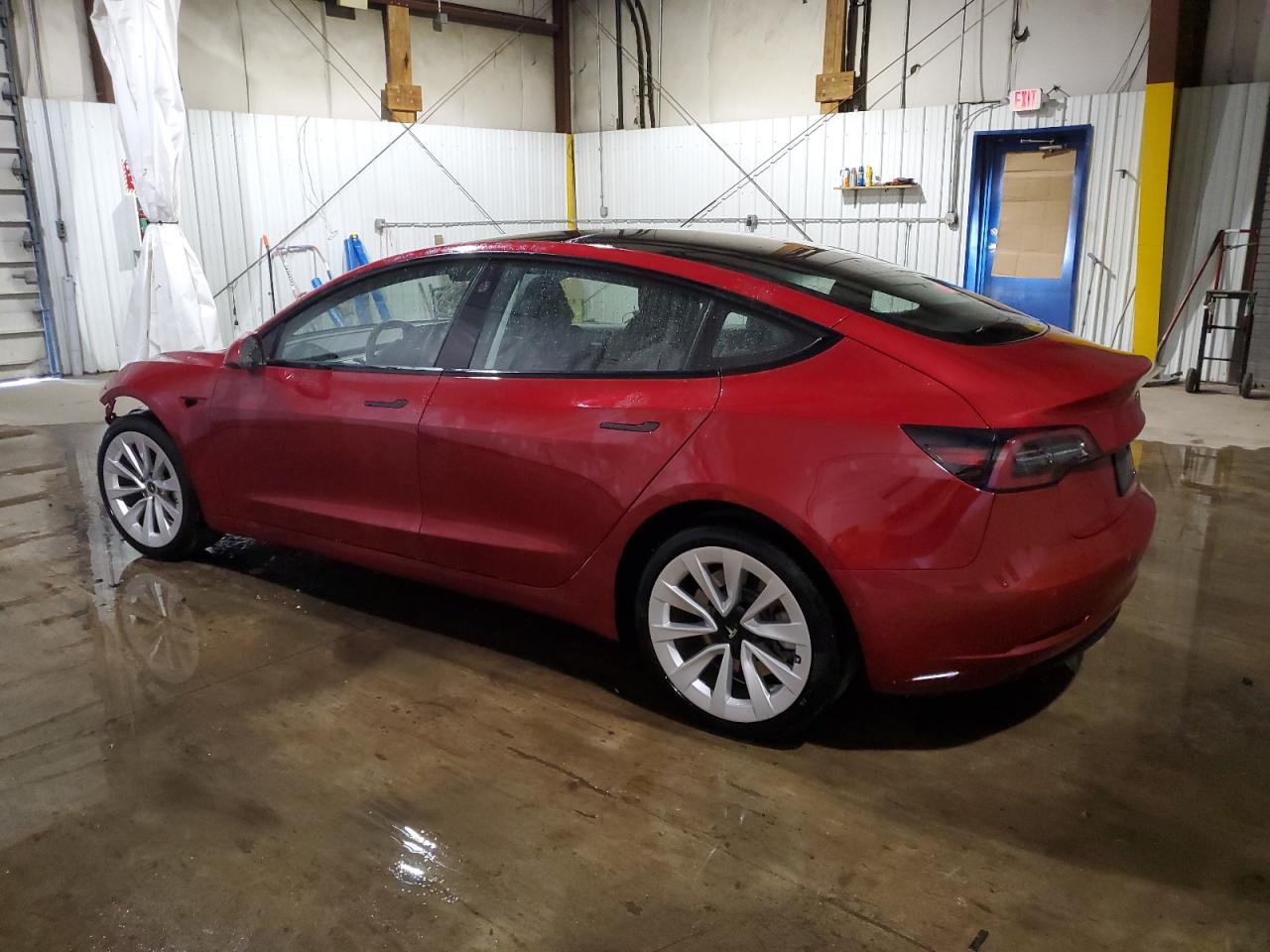 5YJ3E1EA2NF303652 2022 TESLA MODEL 3 - Image 2