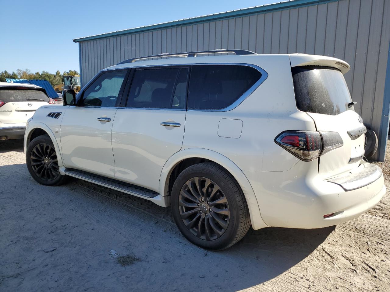 2017 Infiniti QX80 - Image 2