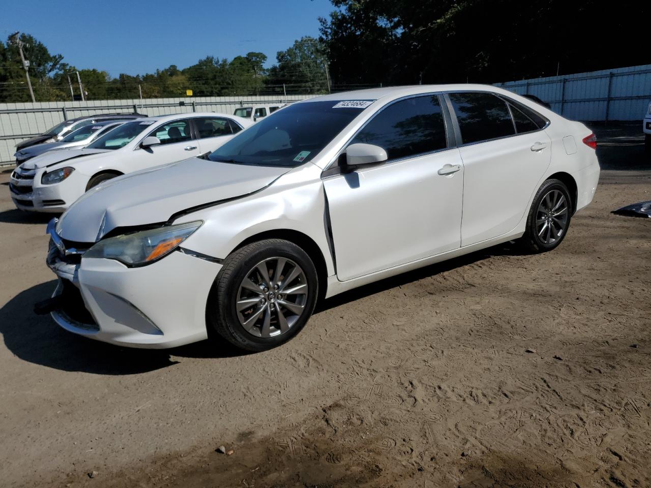 2015 Toyota Camry Le VIN: 4T1BF1FK8FU492764 Lot: 74324684