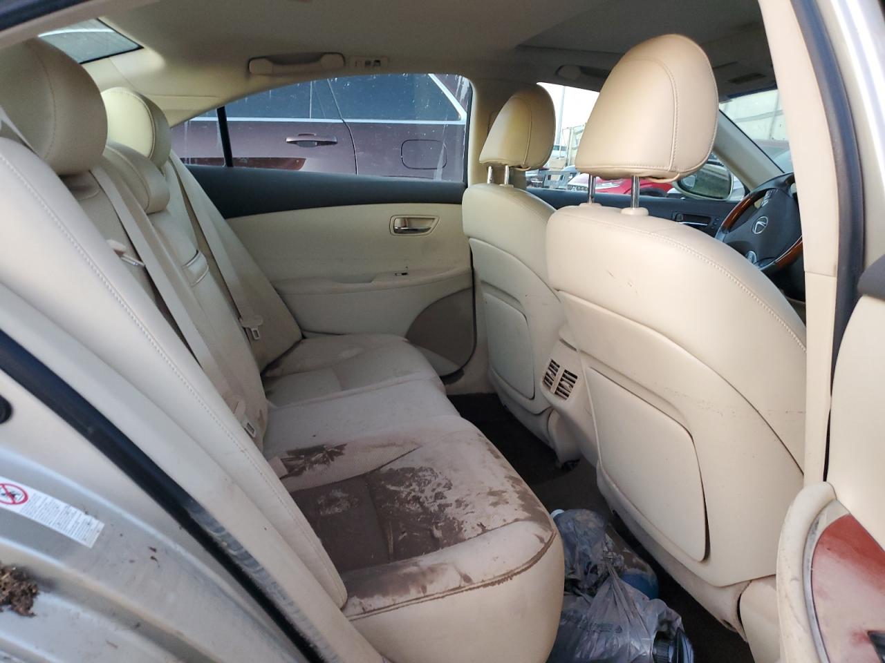 2011 Lexus ES - Image 11