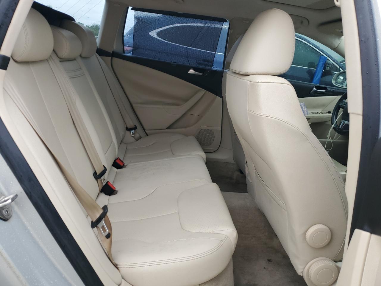 2010 Volkswagen Passat Komfort VIN: WVWXK7AN3AE160261 Lot: 74591274