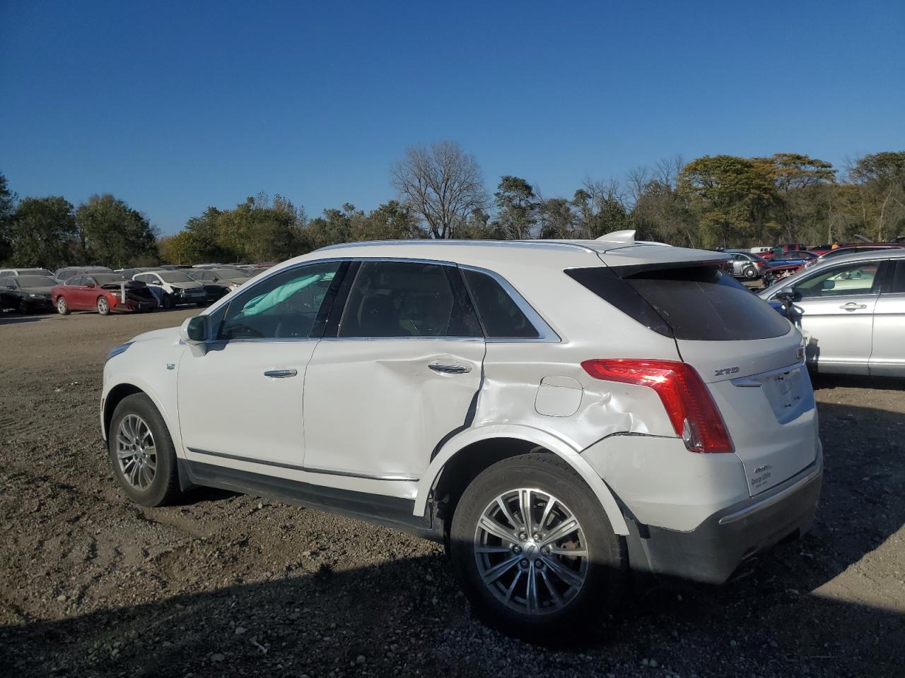 2017 Cadillac XT5 - Image 2