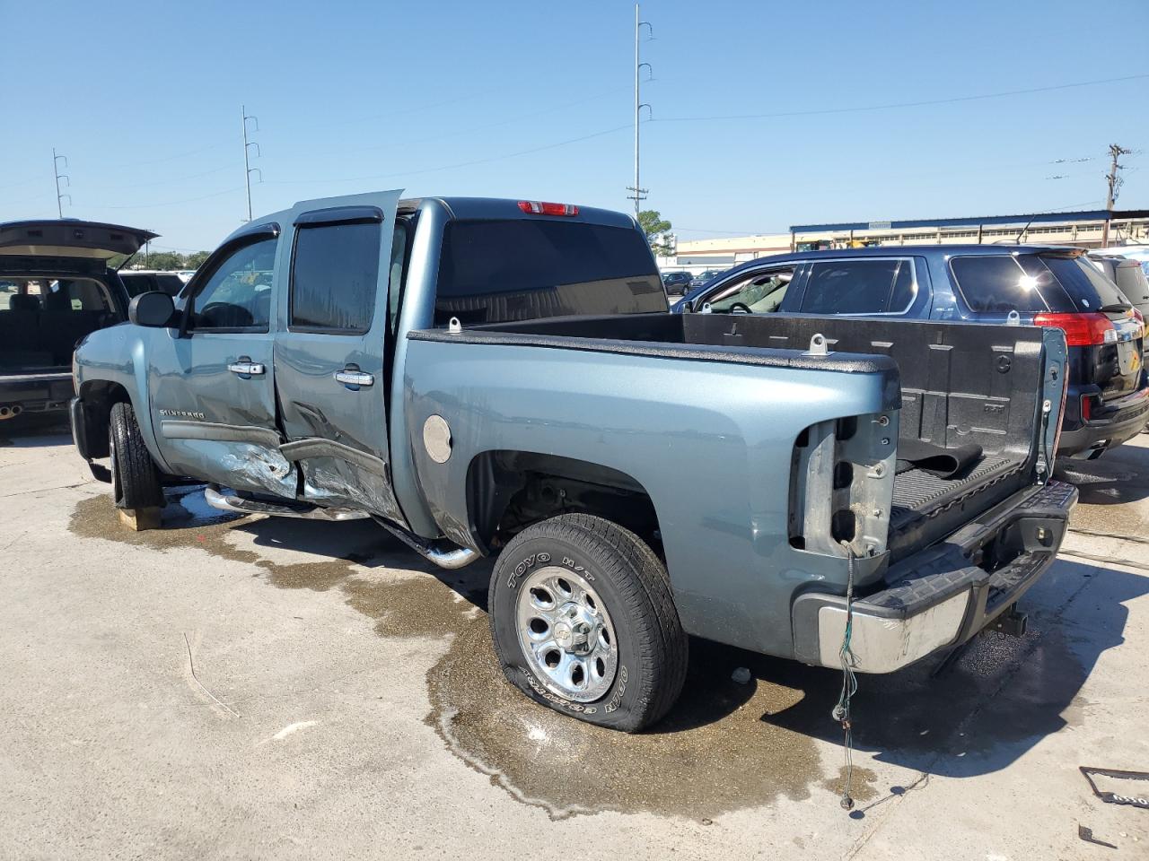 2010 Chevrolet Silverado - Image 2
