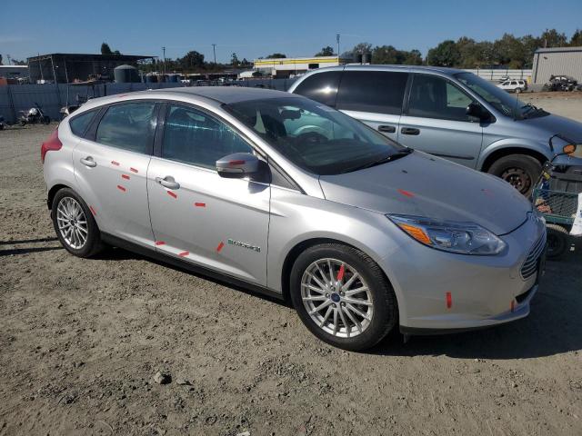 Хетчбеки FORD FOCUS 2014 Сріблястий