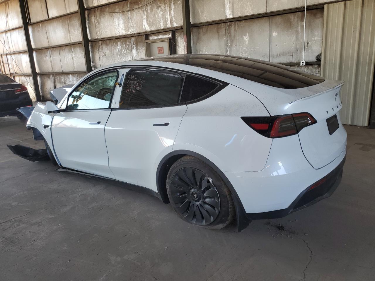 VIN 7SAYGDEE3PF810392 2023 TESLA MODEL Y no.2