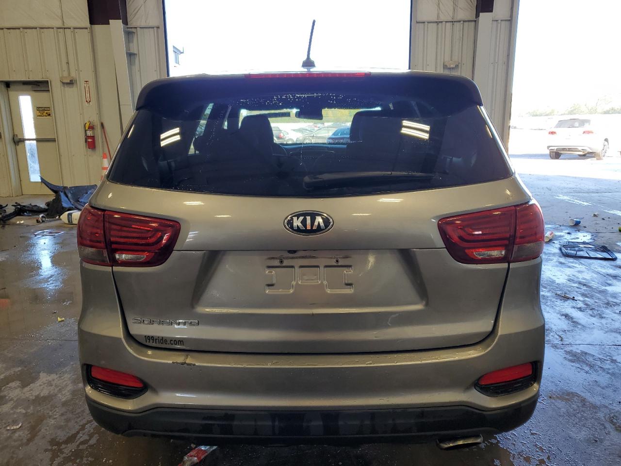 5XYPGDA56KG477055 2019 Kia Sorento Lx