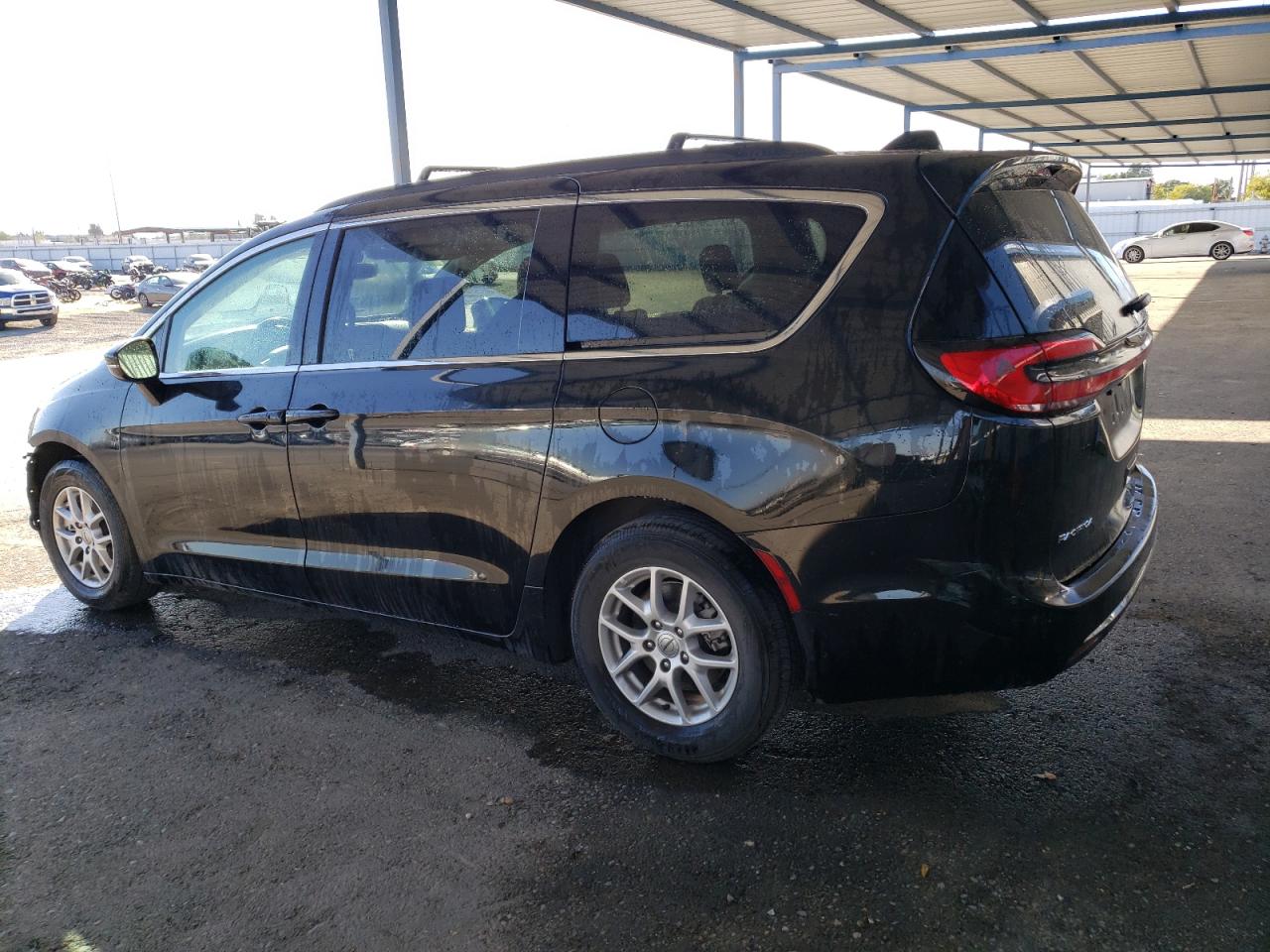 2022 Chrysler Pacifica - Image 2