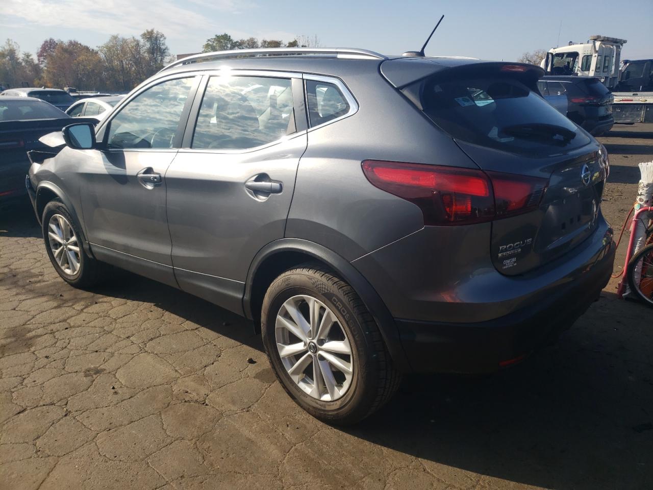 2019 Nissan Rogue - Image 2