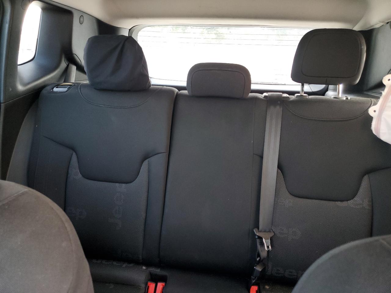 2016 Jeep Renegade - Image 10