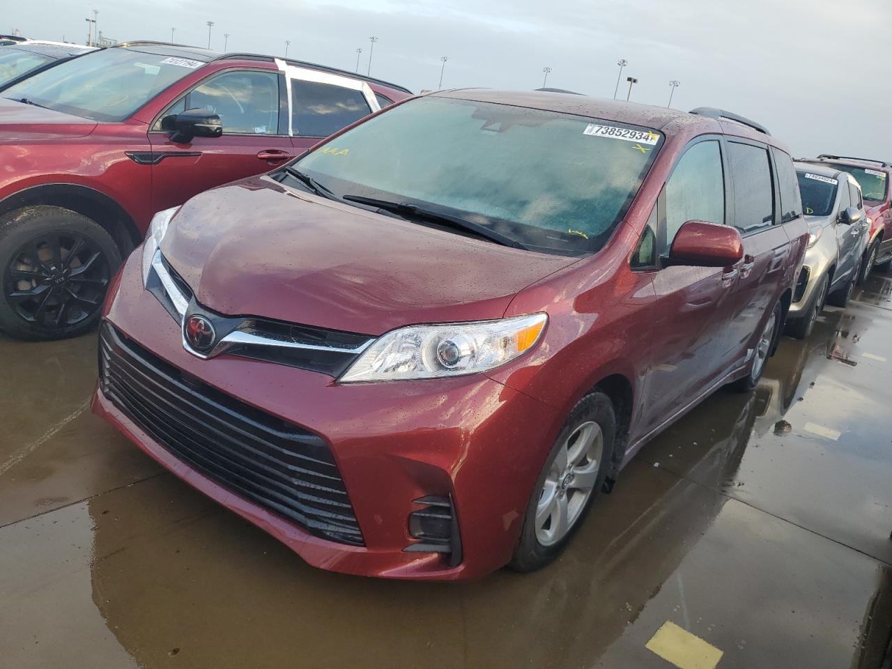 2019 Toyota Sienna - Image 1