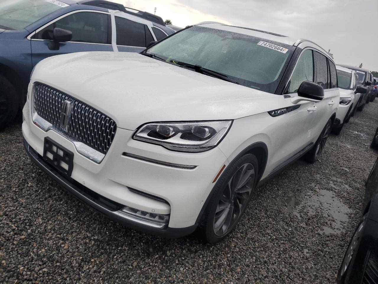 2020 Lincoln Aviator - Image 1