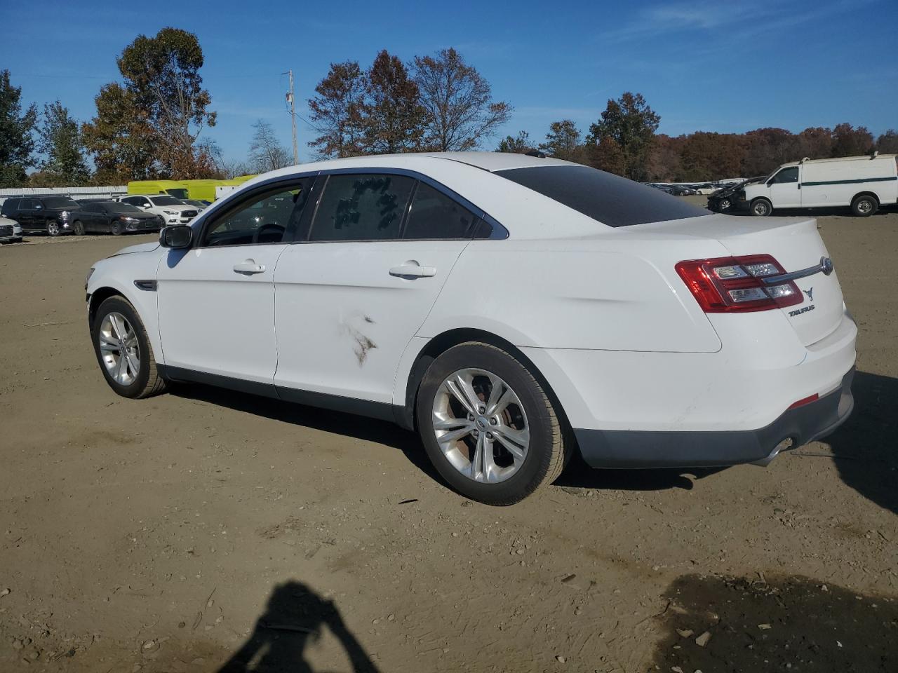 VIN 1FAHP2E83DG207607 2013 FORD TAURUS no.2