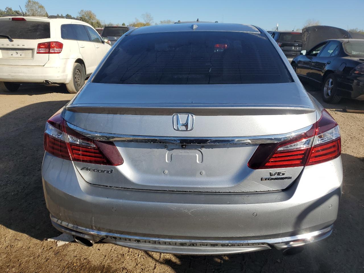 2017 Honda Accord Touring VIN: 1HGCR3F98HA027903 Lot: 76520784