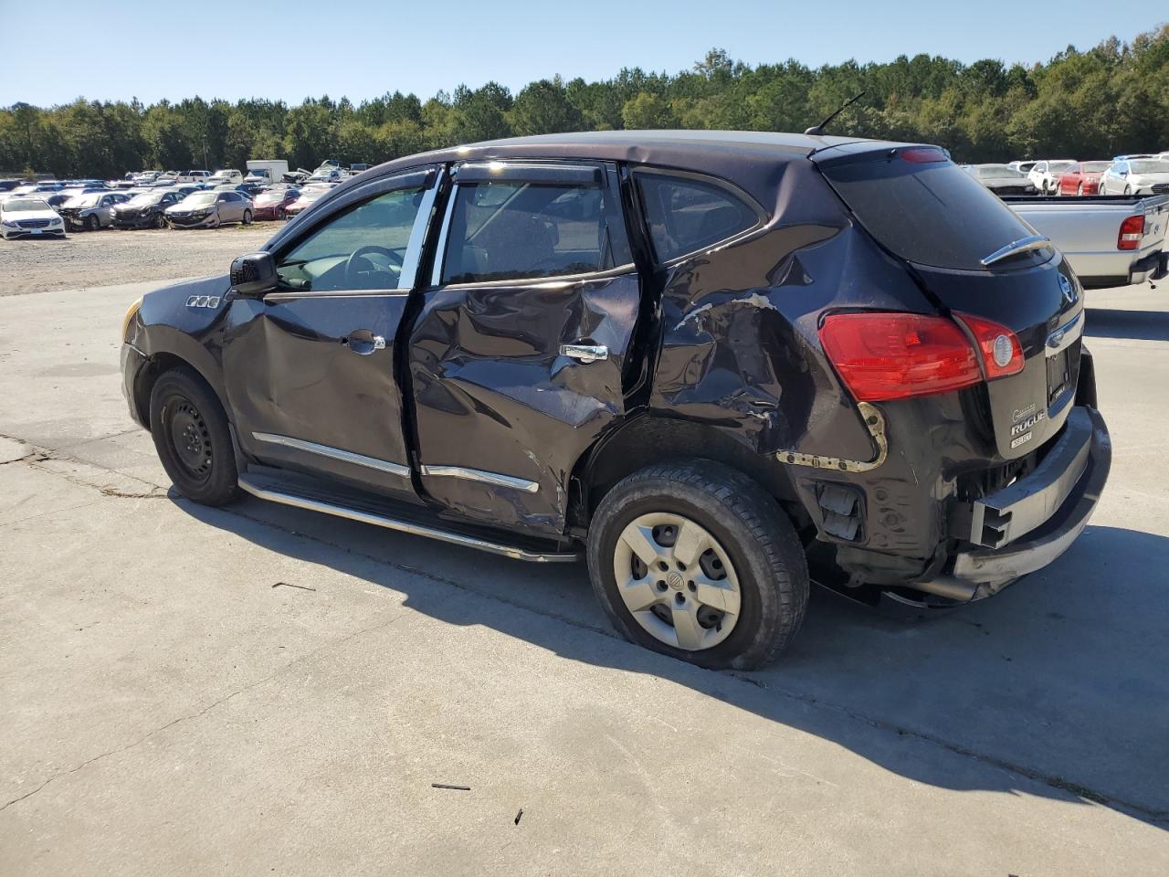 2014 Nissan Rogue - Image 2