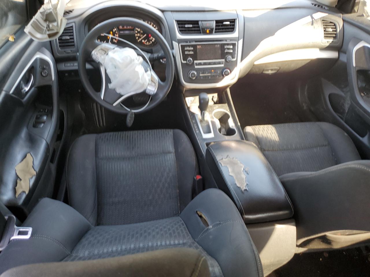 2017 Nissan Altima - Image 8