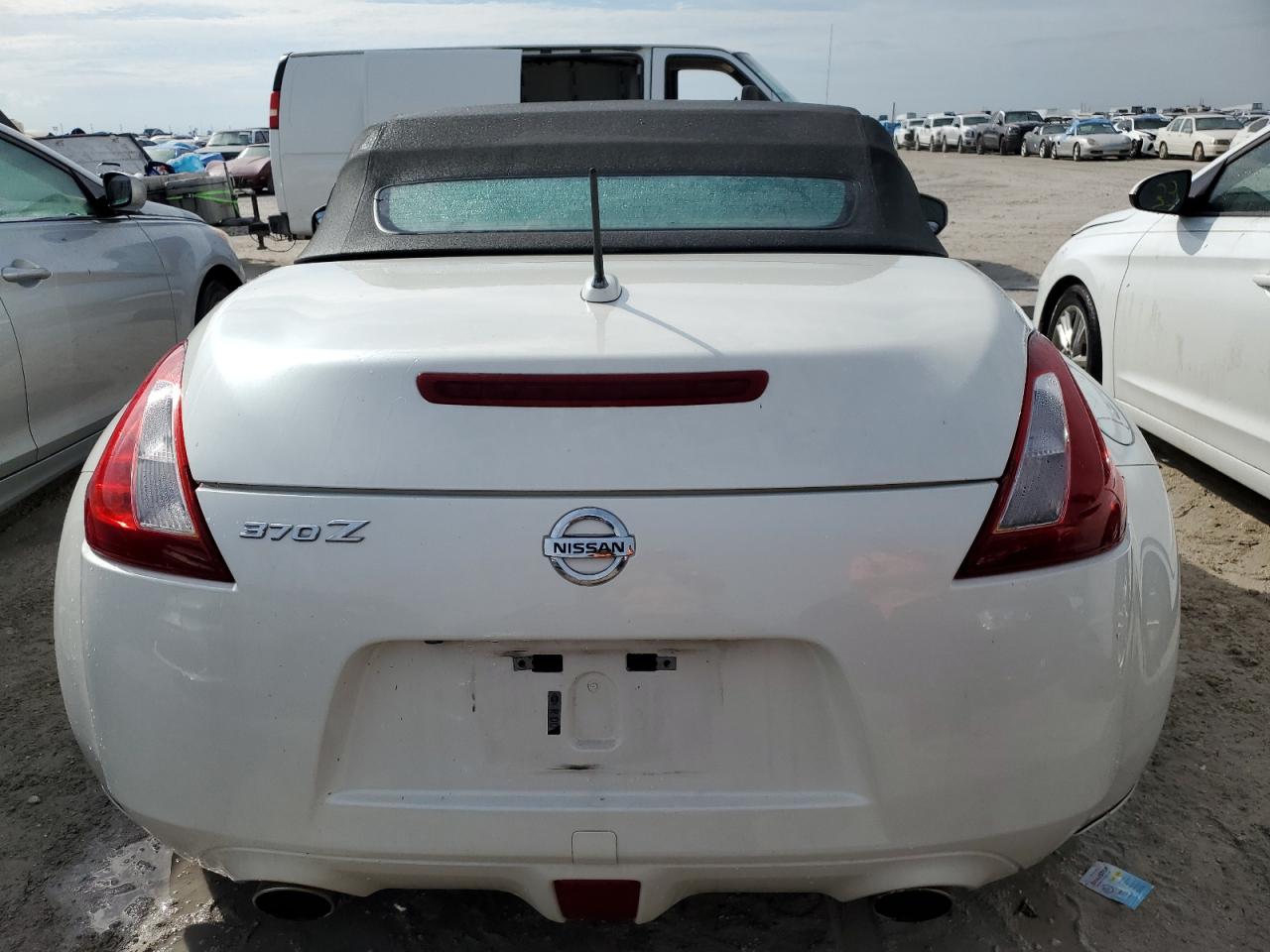2014 Nissan 370Z - Image 6