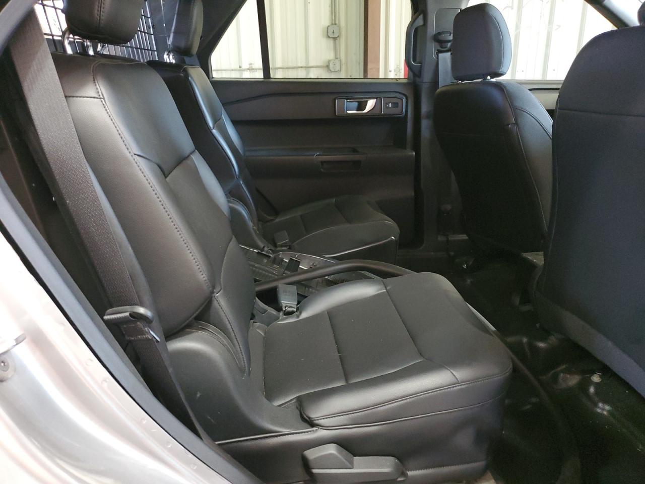 2022 Ford Explorer - Image 11
