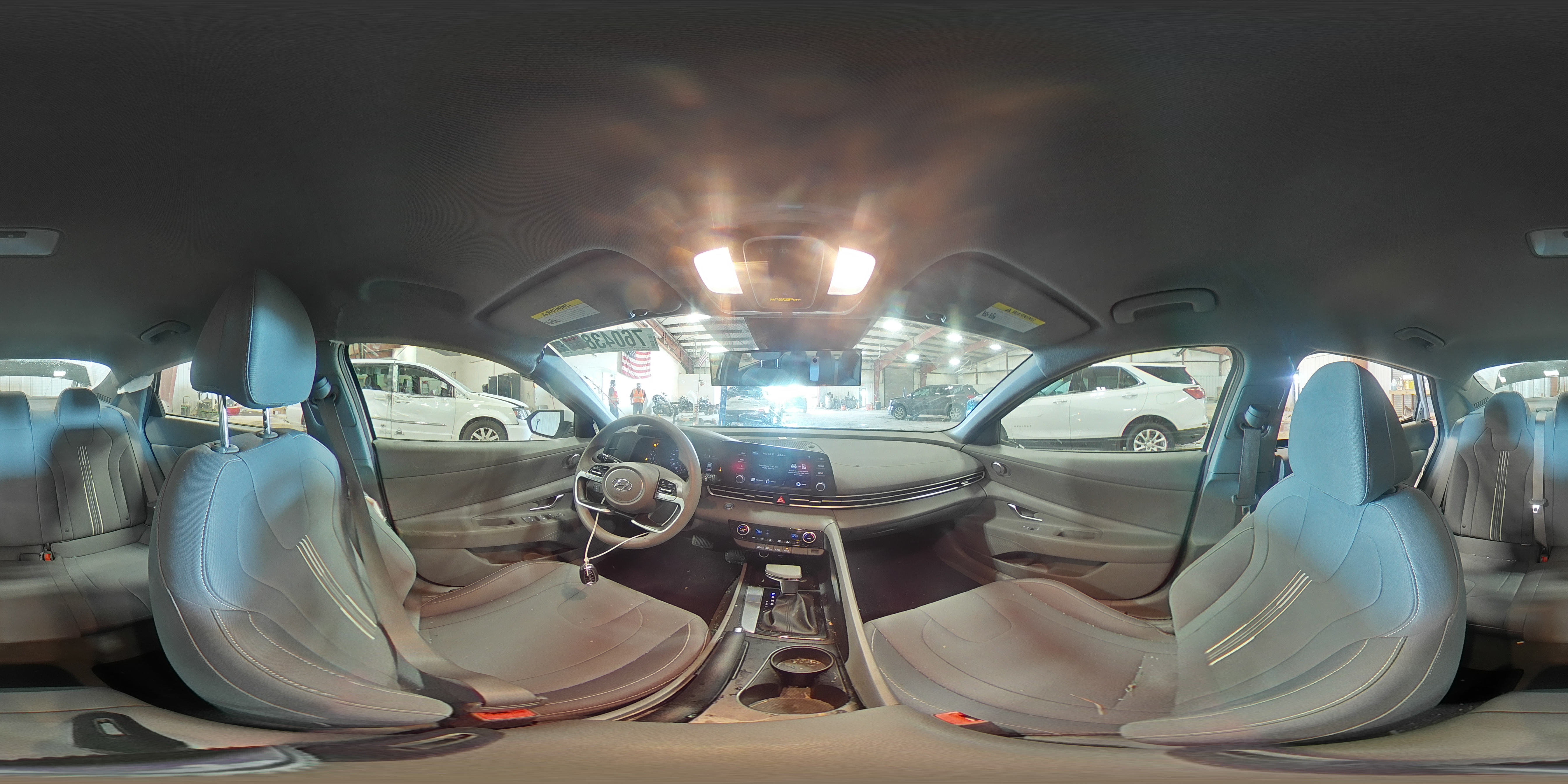 2023 Hyundai Elantra - Image 13
