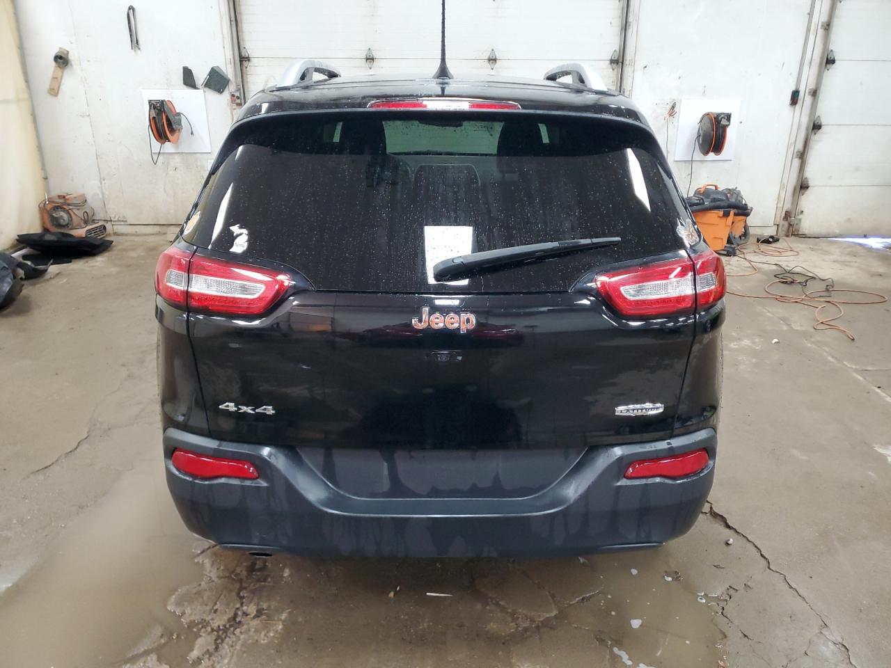 1C4PJMCB3HW513736 2017 Jeep Cherokee Latitude