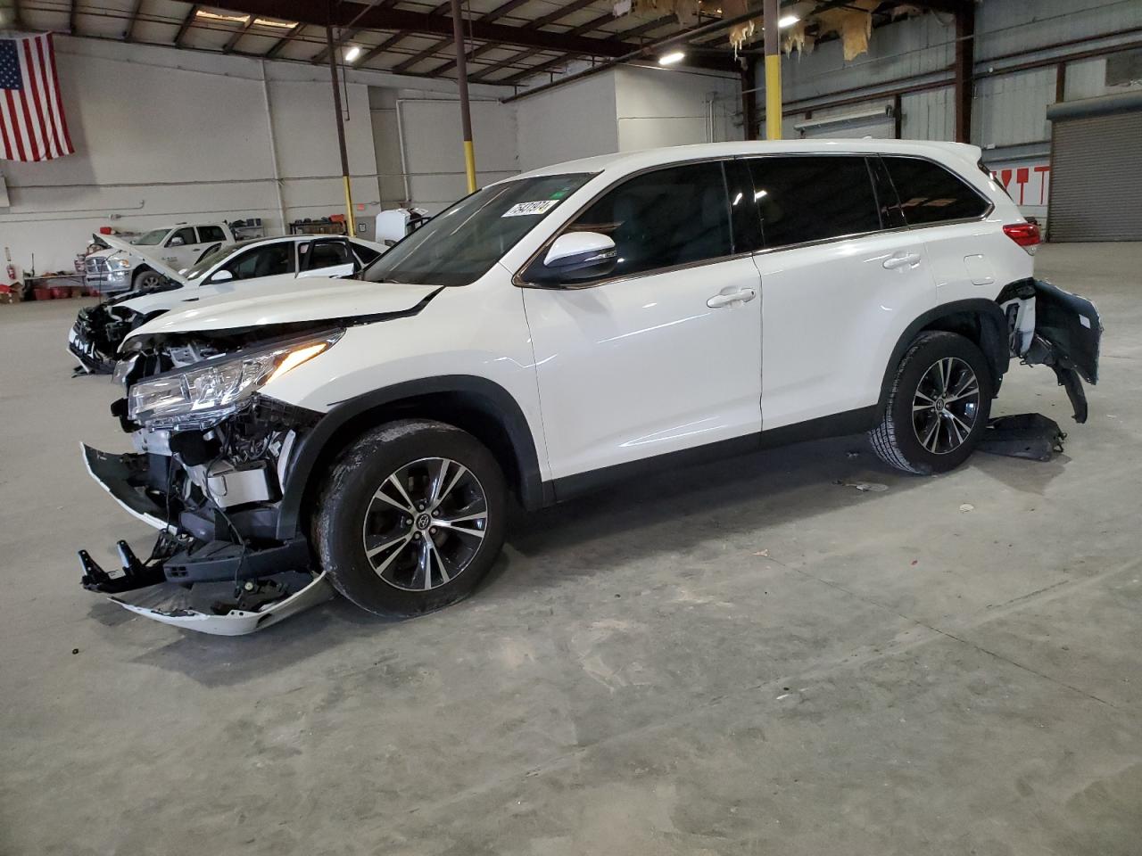 2019 Toyota Highlander - Image 1