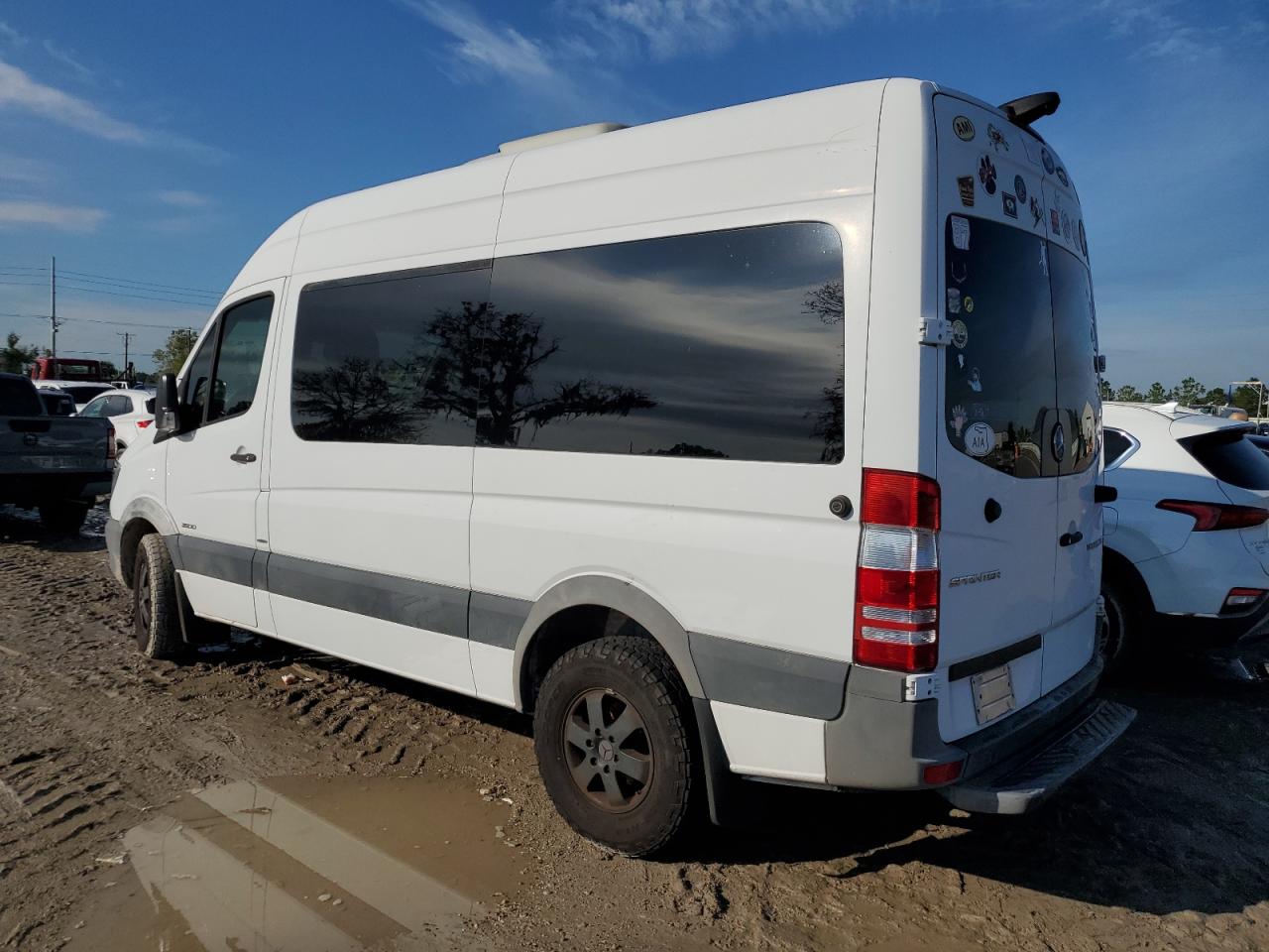 VIN WDZPE7CC8FP132535 2015 MERCEDES-BENZ SPRINTER no.2