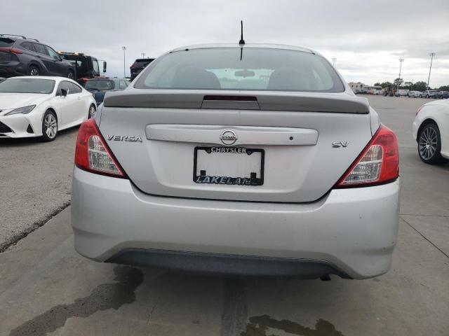  NISSAN VERSA 2017 Silver