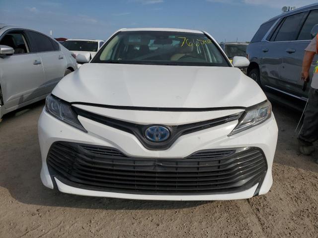  TOYOTA CAMRY 2019 Белы