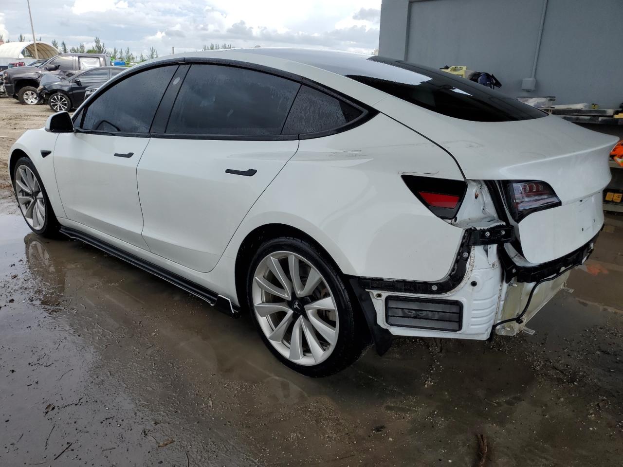 5YJ3E1EB2JF097963 2018 TESLA MODEL 3 - Image 2