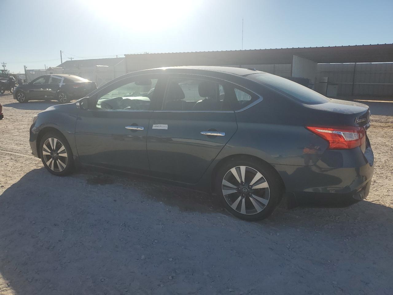 2016 Nissan Sentra - Image 2