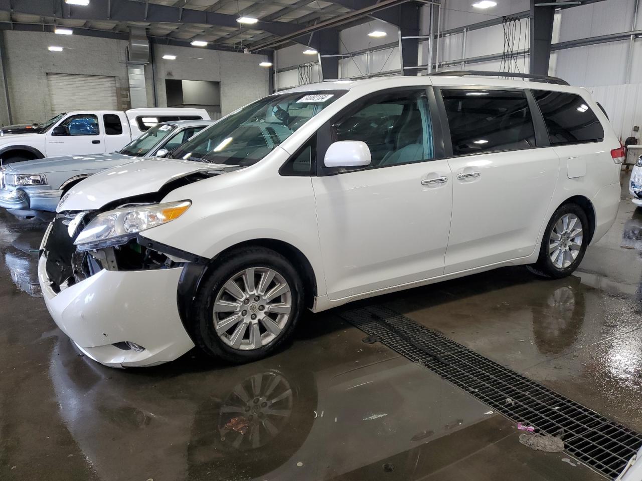 5TDYK3DC4BS030508 2011 Toyota Sienna Xle