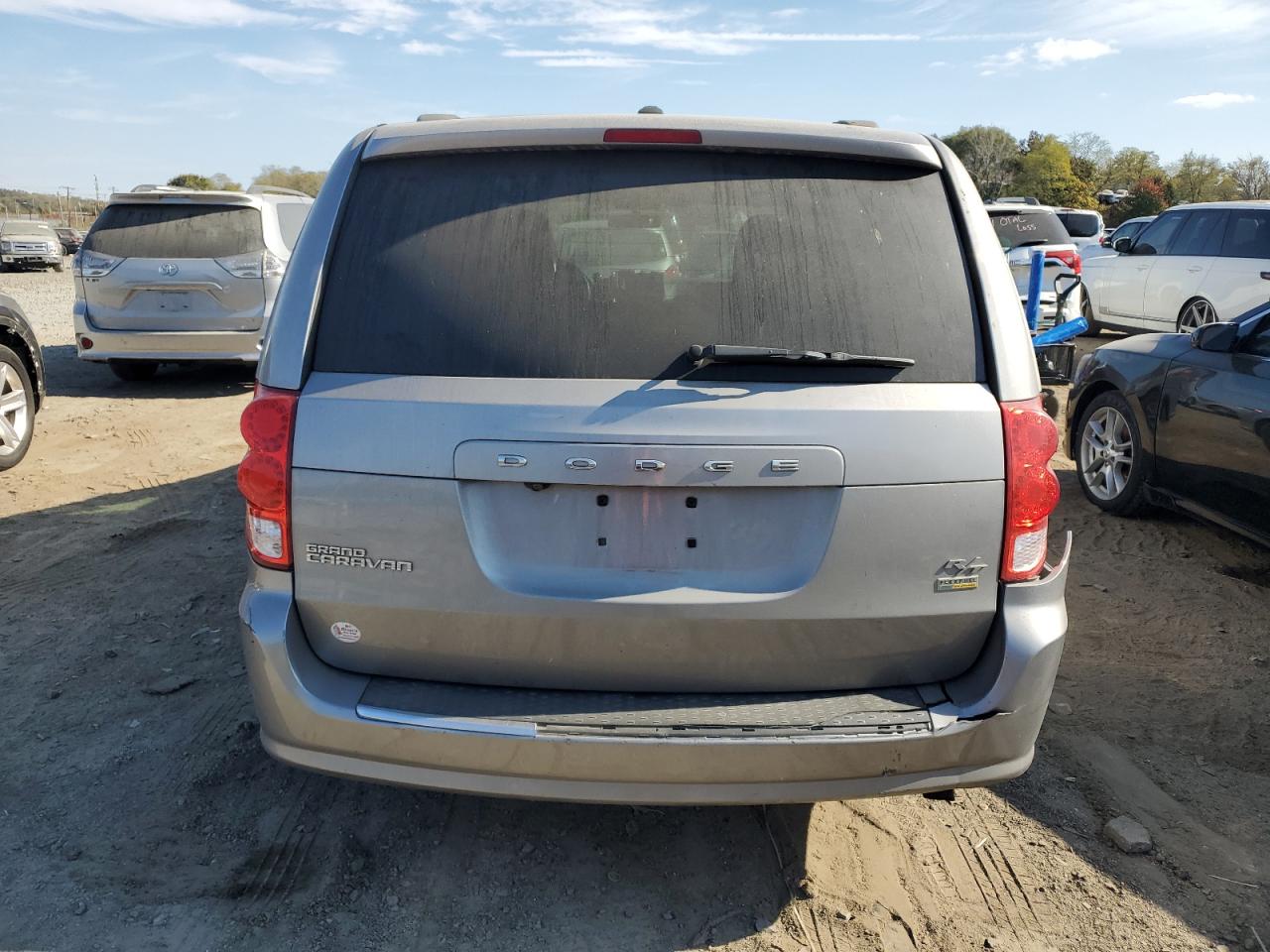 2016 Dodge Caravan - Image 6