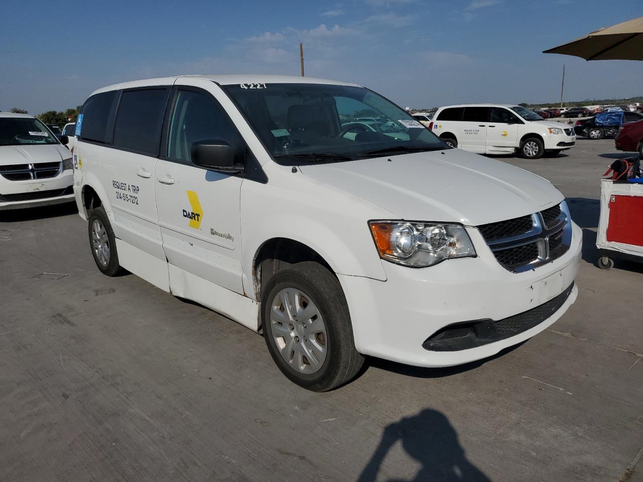 2017 Dodge Caravan - Image 4