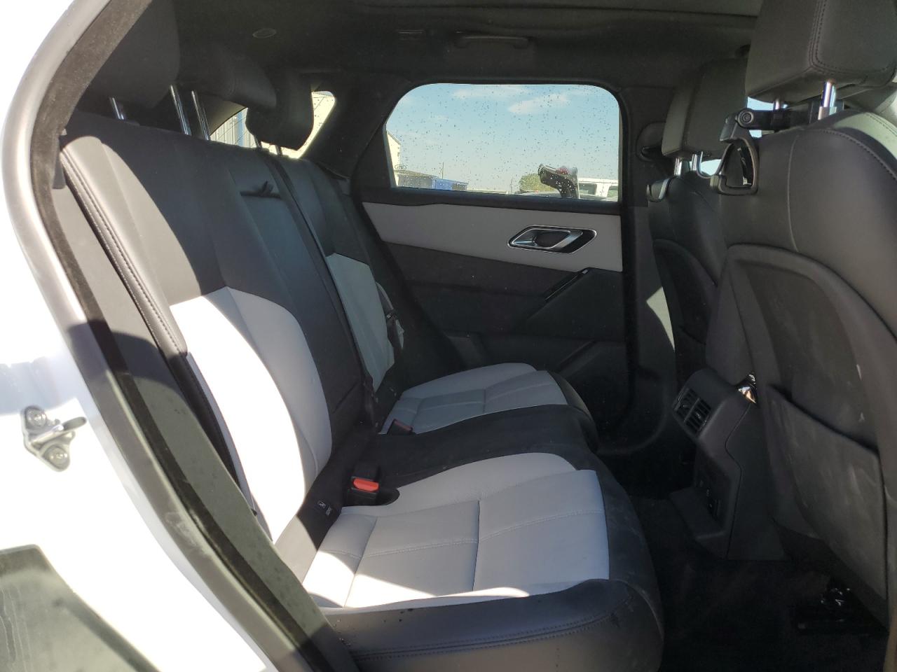 2024 Land Rover Range Rover - Image 11