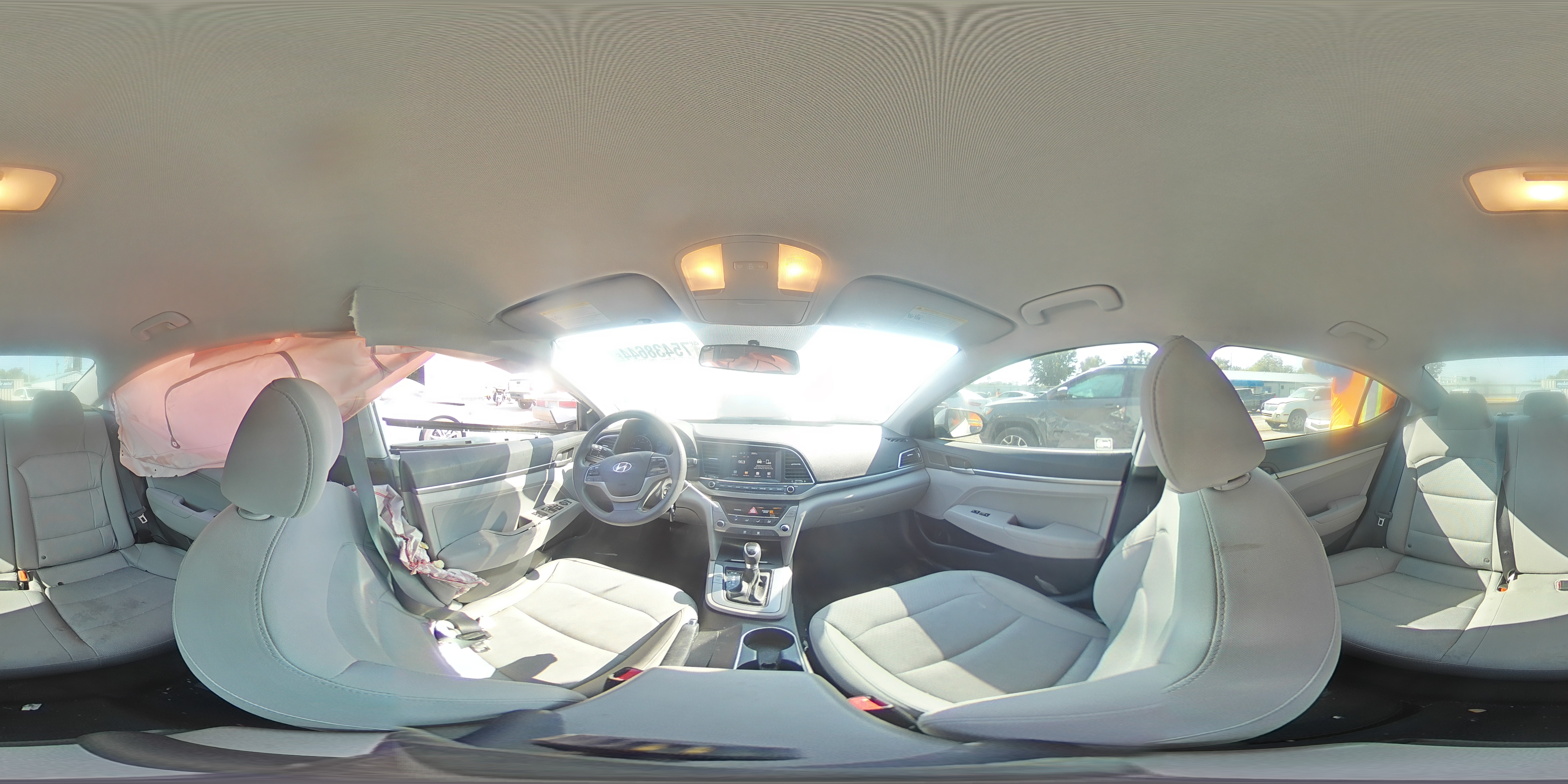 2017 Hyundai Elantra - Image 13