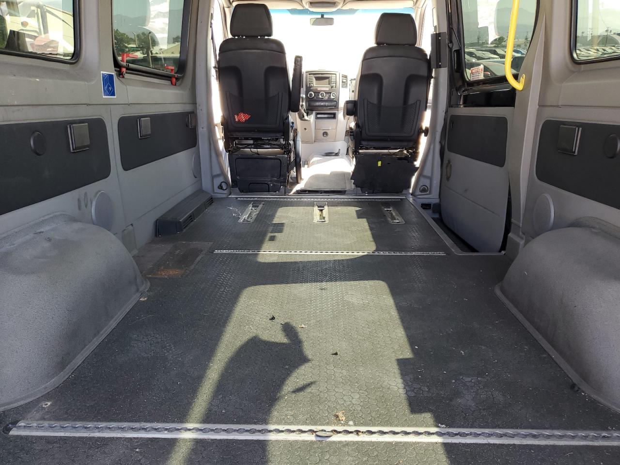 8BRPE7CD2JE153585 2018 Mercedes-Benz Sprinter 2500