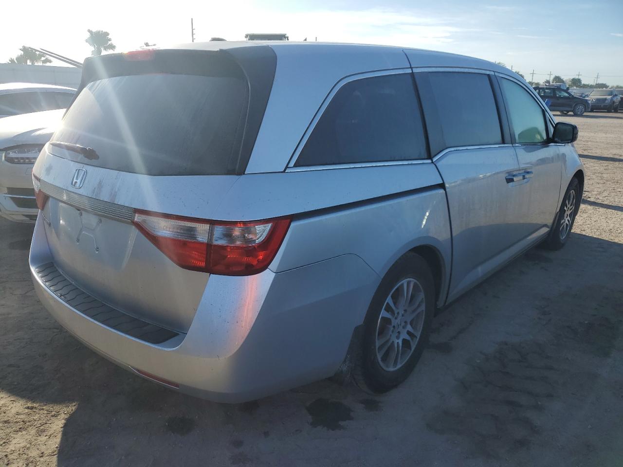 2011 Honda Odyssey - Image 3