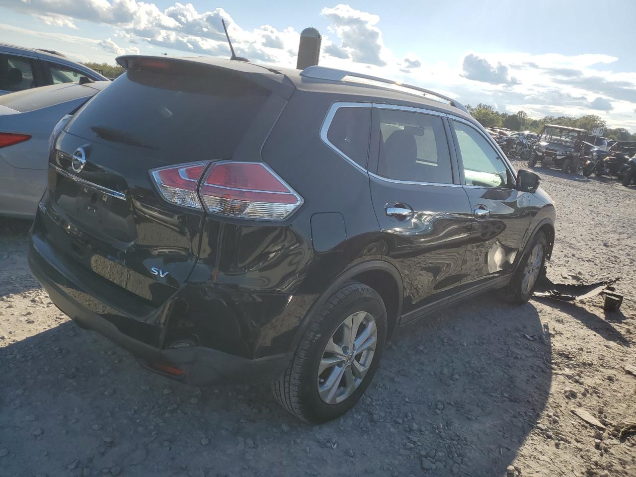 2015 Nissan Rogue - Image 3