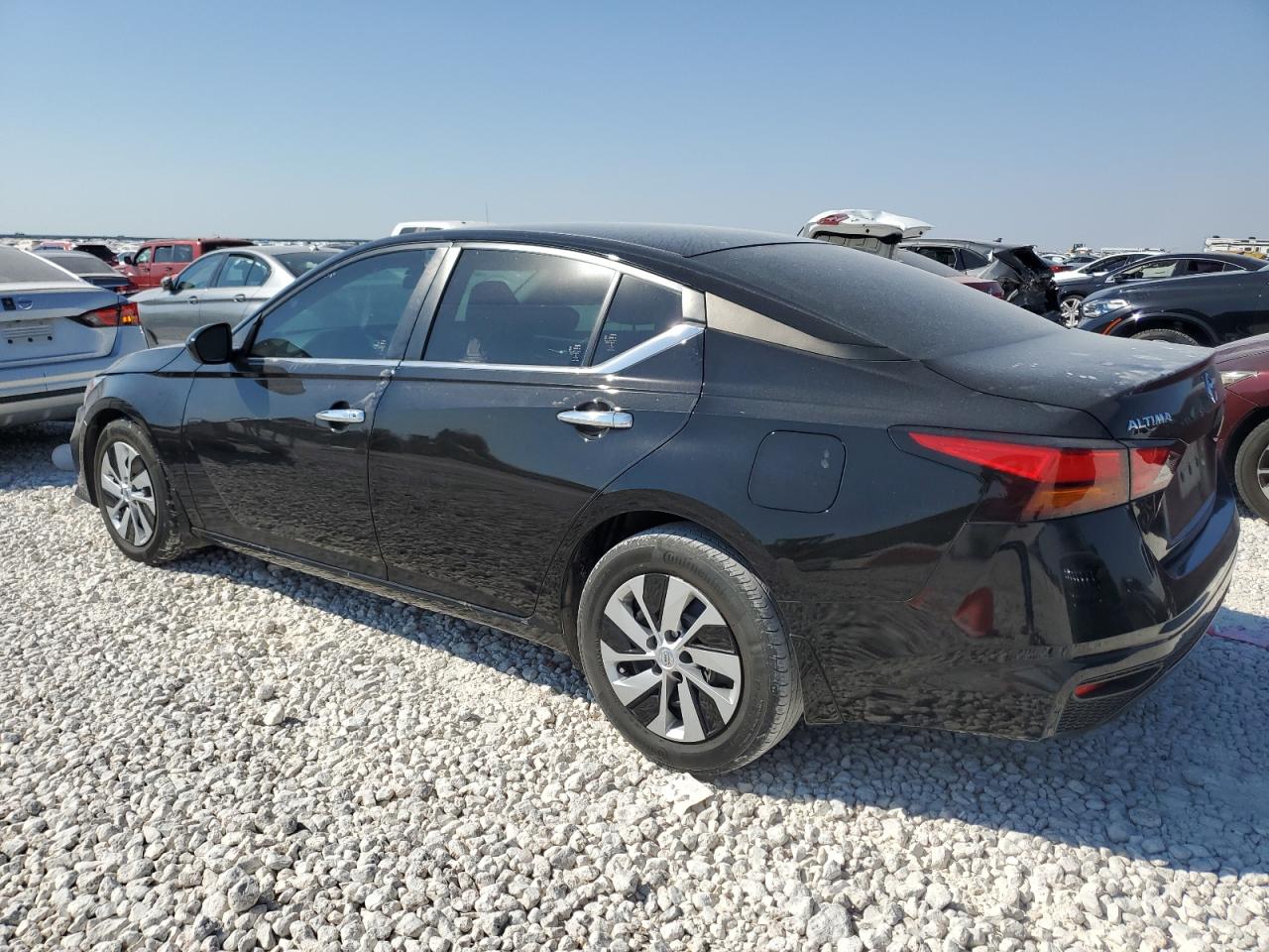 2021 Nissan Altima - Image 2