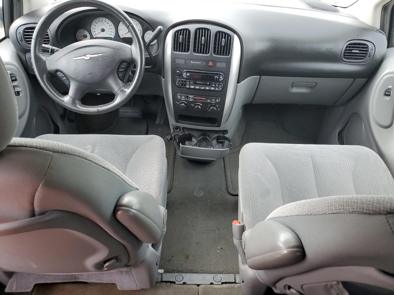 2005 Chrysler Town & Country Touring VIN: 2C4GP54L45R395292 Lot: 74098534