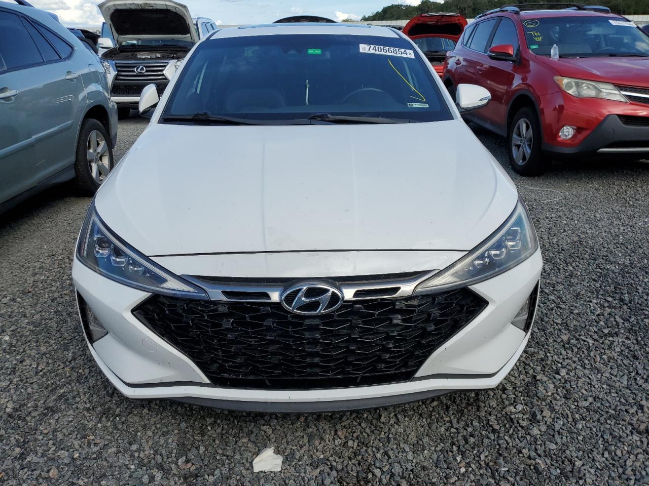 2020 Hyundai Elantra - Image 5
