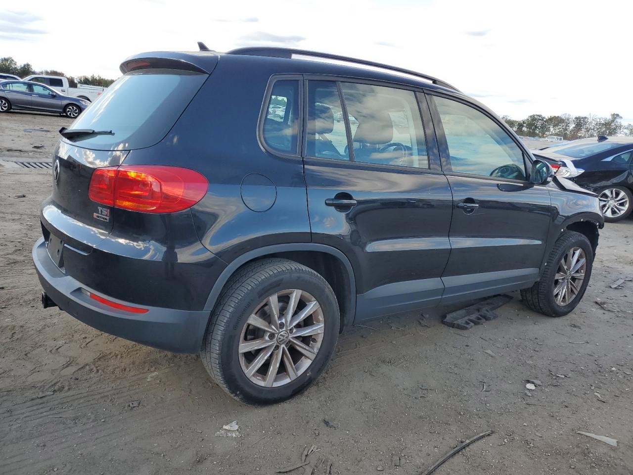 WVGBV7AX9HK049904 2017 Volkswagen Tiguan S