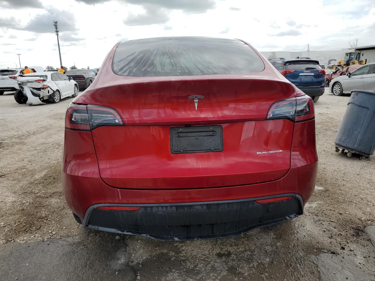 7SAYGDEE5RA255476 2024 Tesla Model Y