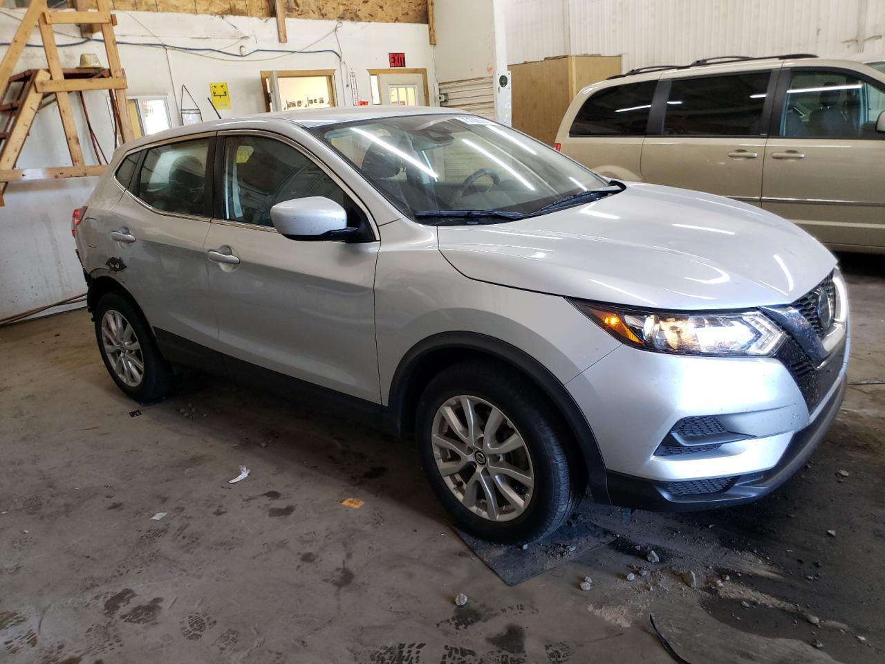 2021 Nissan Rogue - Image 4