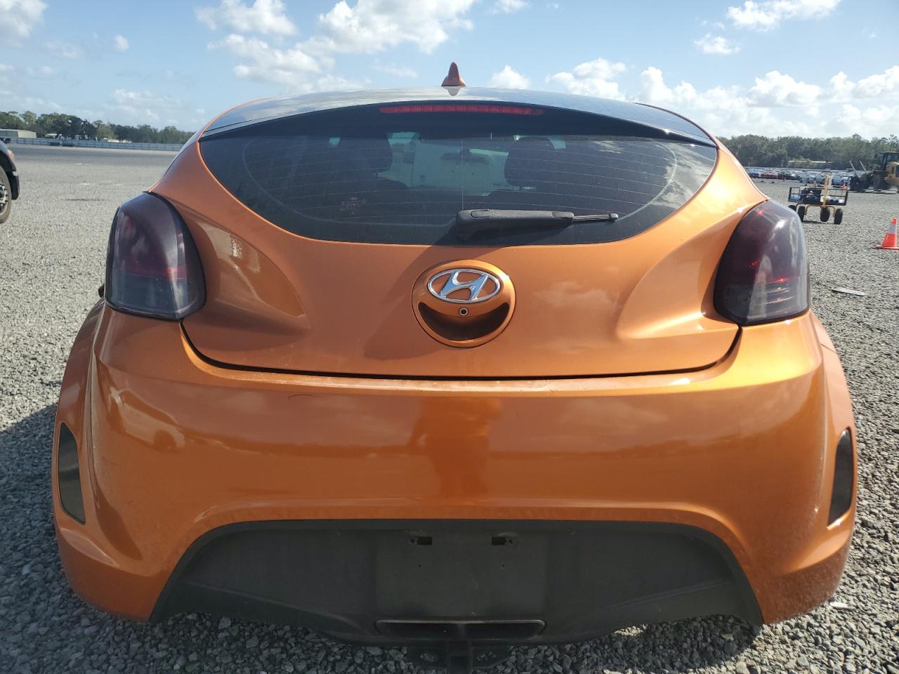 2016 Hyundai Veloster VIN: KMHTC6AD2GU304275 Lot: 77452944