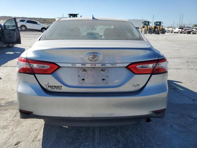  TOYOTA CAMRY 2020 Srebrny