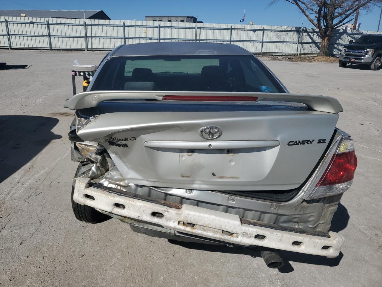 2005 Toyota Camry Le VIN: 4T1BE32K55U551563 Lot: 74970514