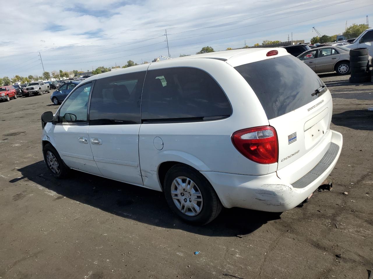 2005 Dodge Caravan - Image 2
