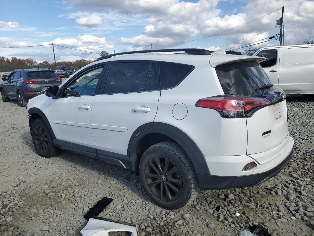 2018 Toyota RAV 4 - Image 2