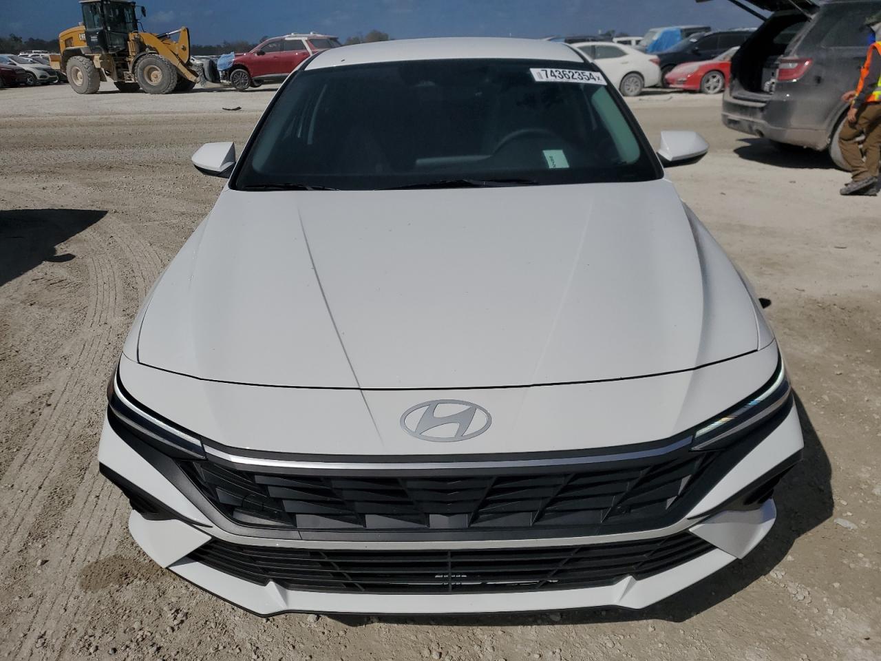 2024 Hyundai Elantra - Image 5