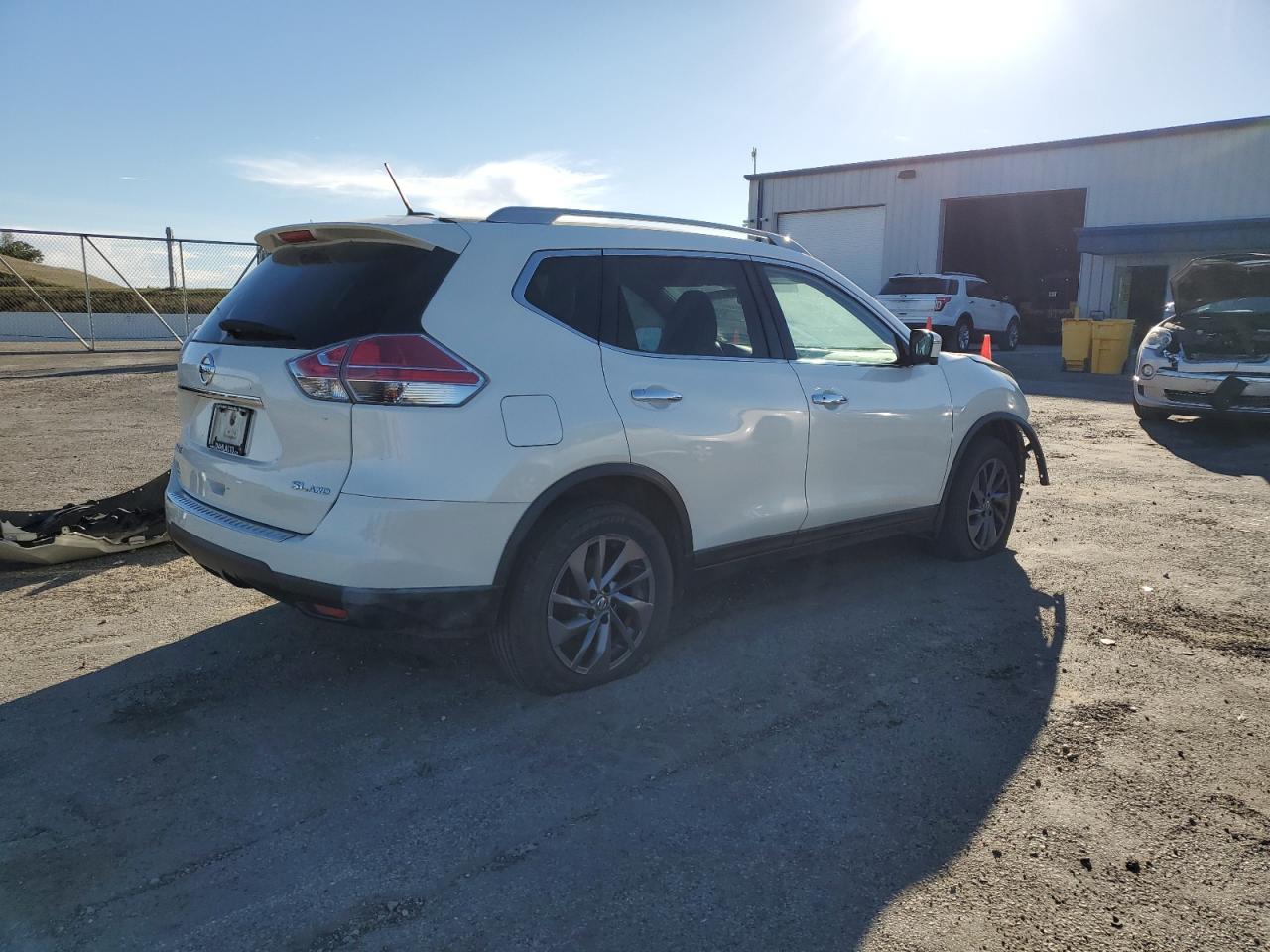 2016 Nissan Rogue - Image 3